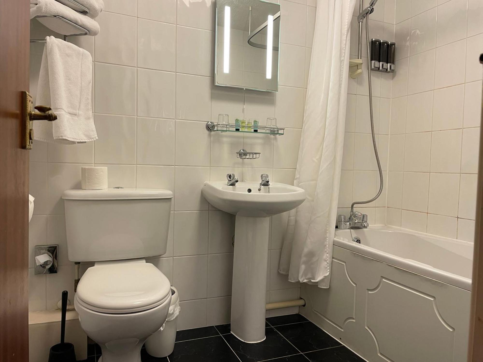 Keats Green Hotel شانكلين المظهر الخارجي الصورة