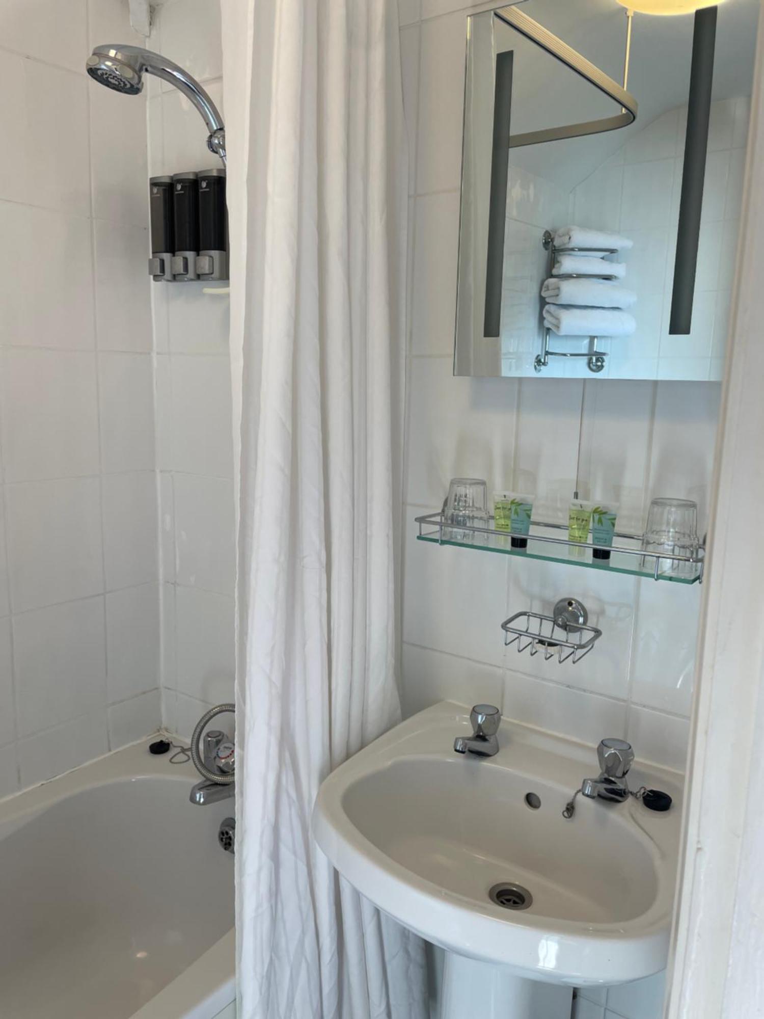 Keats Green Hotel شانكلين المظهر الخارجي الصورة